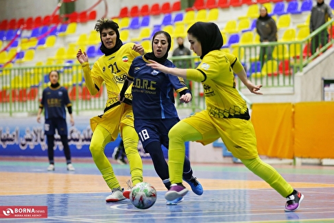 دیدار تیم‌های فوتسال دختران پالایش نفت-سپاهان