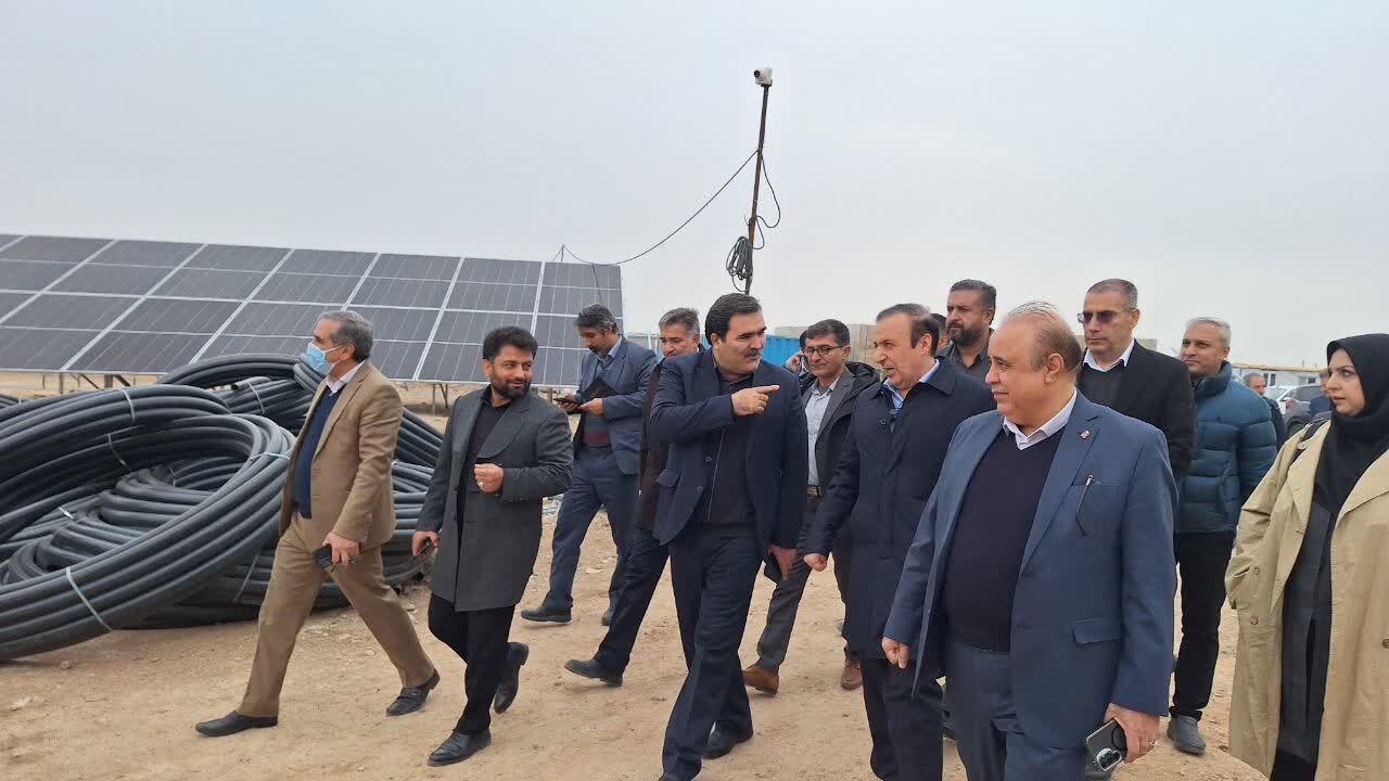 استاندار قزوین از نیروگاه ۱۰ مگاواتی خورشیدی در دست ساخت شرکت روزیه بازدید کرد