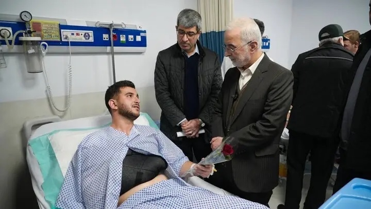 عیادت وزیر کشور از مجروحان حوادث تروریستی-آمریکایی صهیونیستی