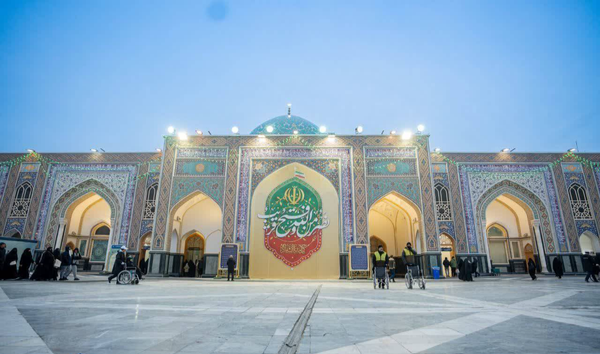 اهتزاز دیوارنگاره «نصر من الله وفتح قریب» در حرم امام رضا(ع) اهتزاز دیوارنگاره «نصر من الله وفتح قریب» در حرم امام رضا(ع)