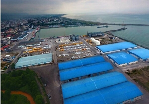 دریای خزر  روز به روز کوچک تر می‌شود؛ از تورهای خالی تا بنادر کم عمق