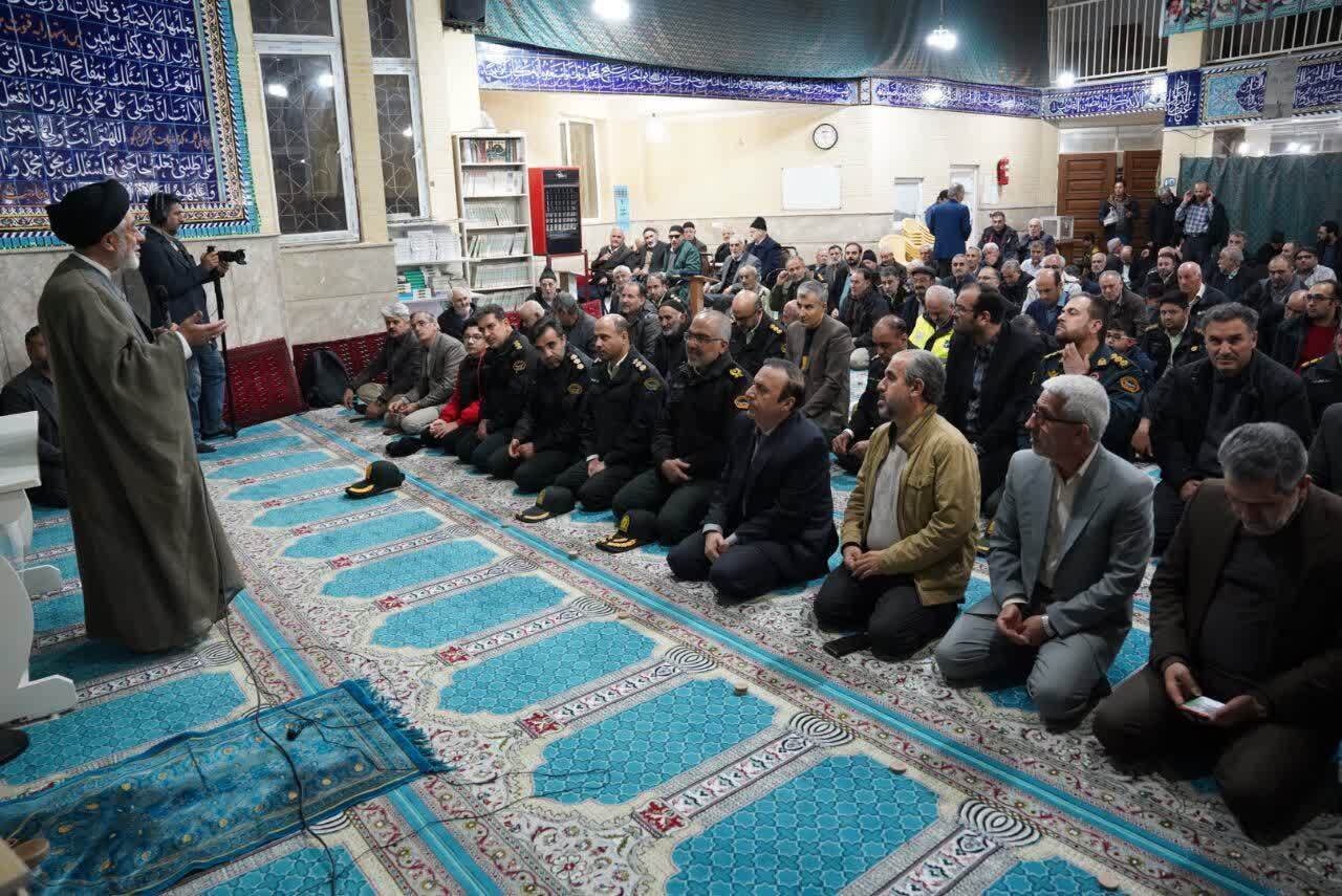 حضور استاندار قزوین در جمع نمازگزاران مسجد امیرالمومنین (ع) مالکانه شهرک مینودر قزوین