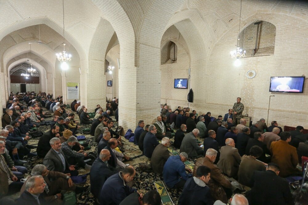 مبارزه با انحصار و فساد اقتصادی وظیفه اصلی دولت است