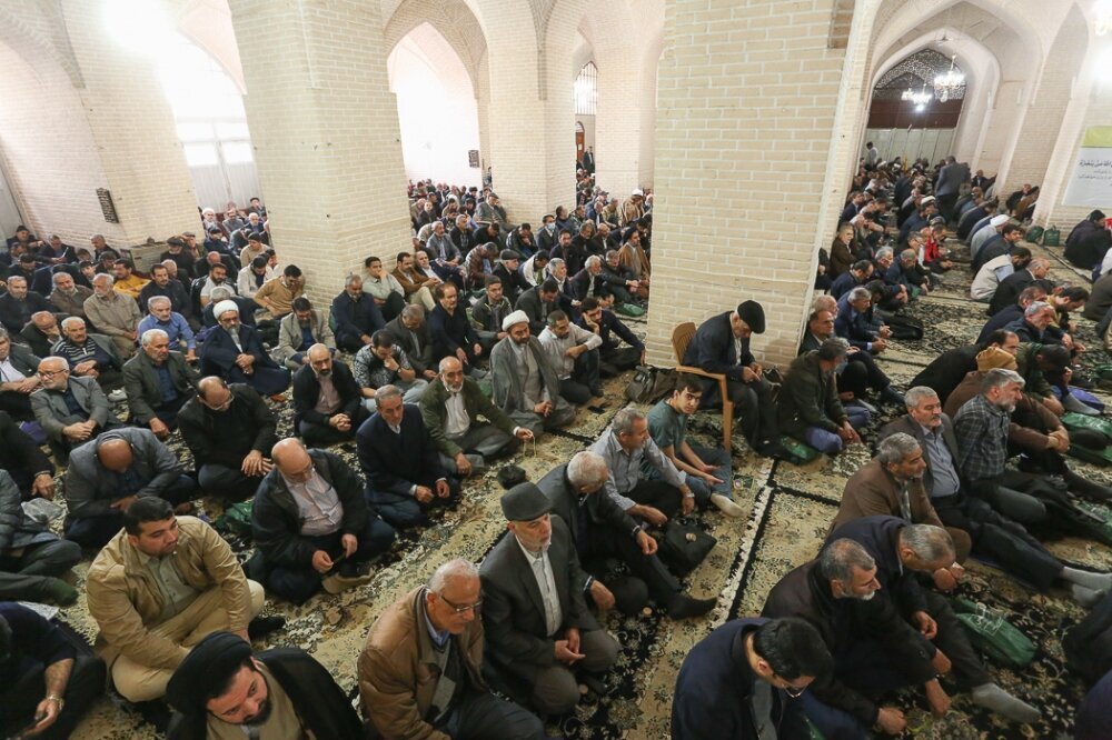 مبارزه با انحصار و فساد اقتصادی وظیفه اصلی دولت است