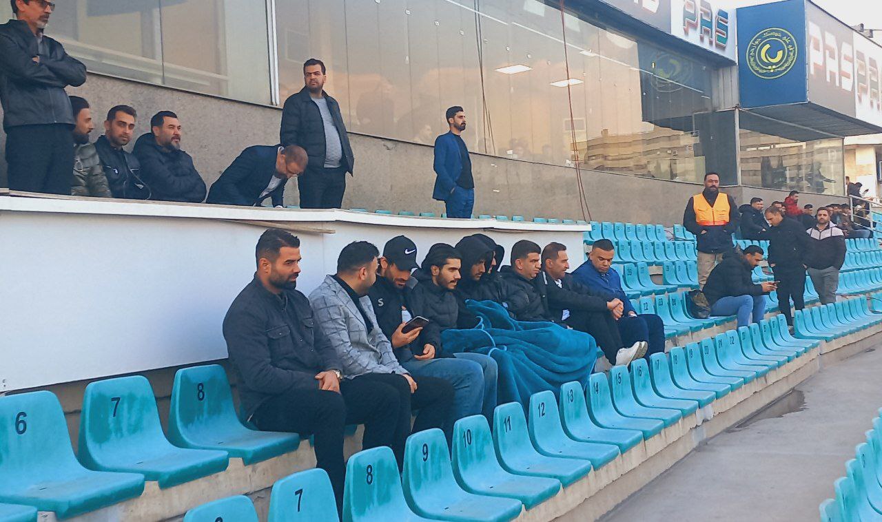 مدافع پرسپولیس تماشاگر ویژه پیکان و خیبر خرم آباد+ عکس