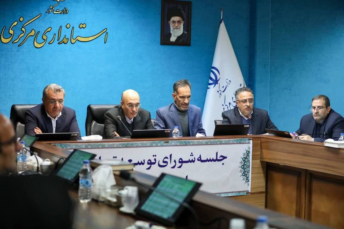 استاندار مرکزی: توسعه تعاون نیازمند مدل‌سازی عملی و پروژه‌محور است