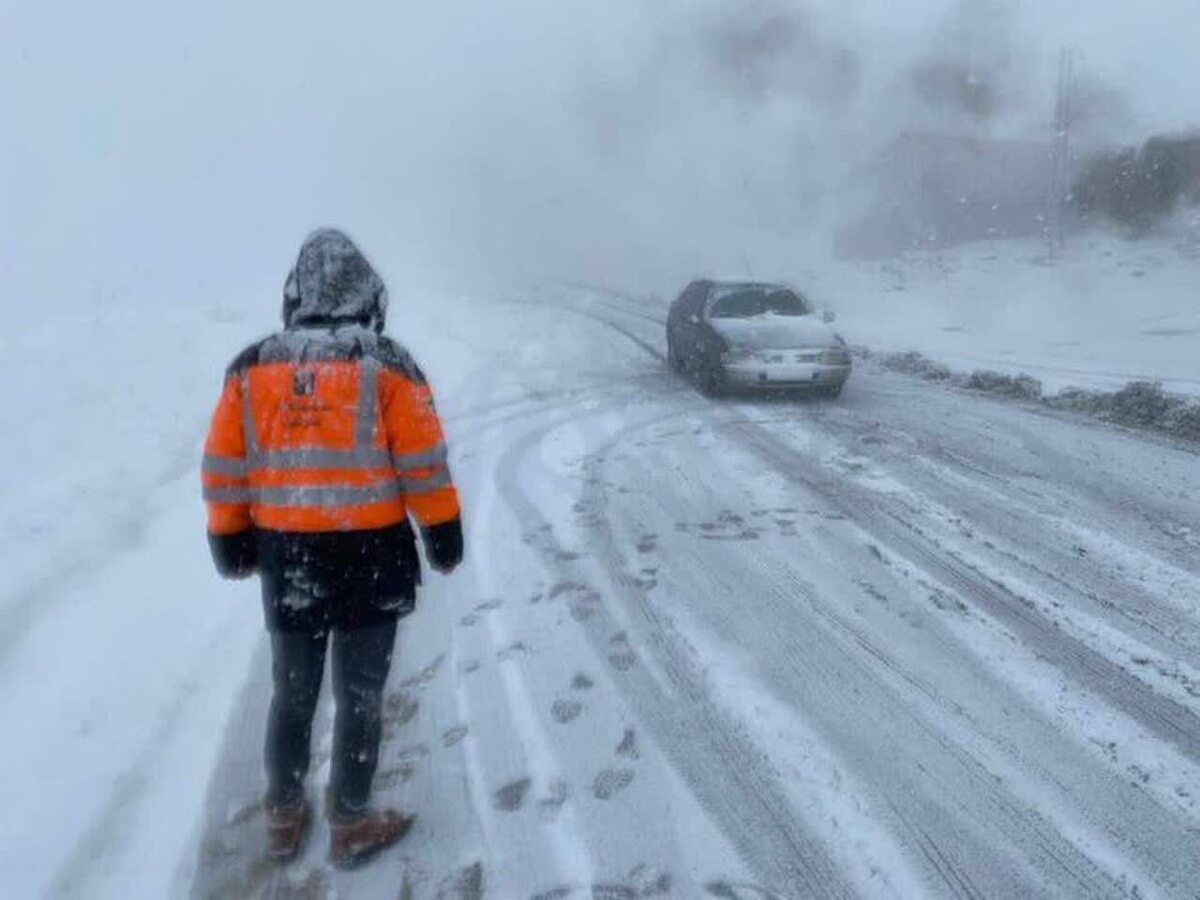 بارش برف در چهارمحال و بختیاری شدت گرفت