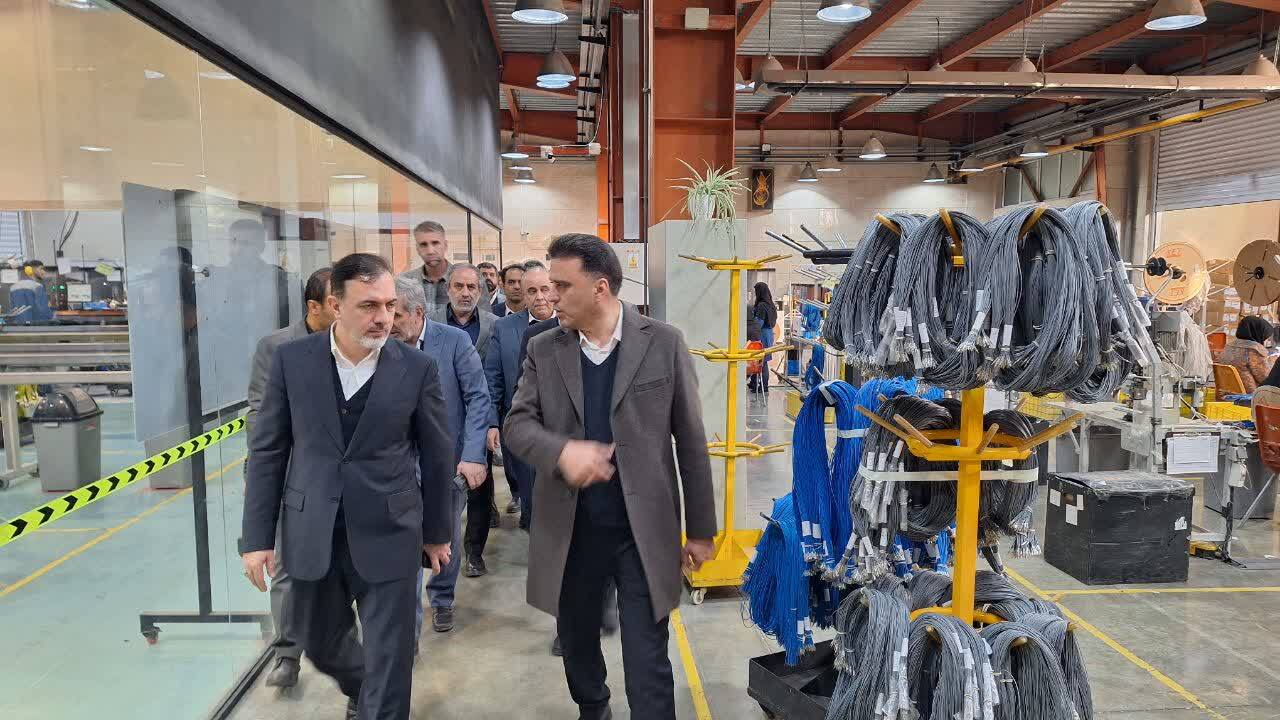 بازدید مدیرعامل صندوق ضمانت صادرات ایران از شرکت نوآور ارتباط صنعت 