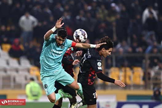 دیدار تیم‌های فوتبال پیکان - خیبر