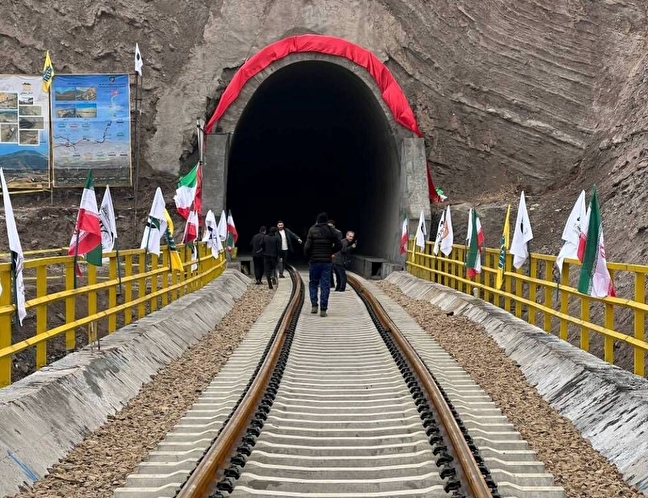 سنگ تمام دولت چهاردهم به پروژه ۲۰ ساله راه‌آهن اردبیل - میانه