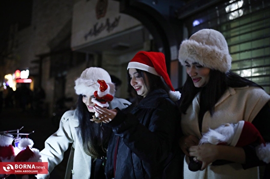 حال و هوای خیابان میرزای شیرازی در کریسمس