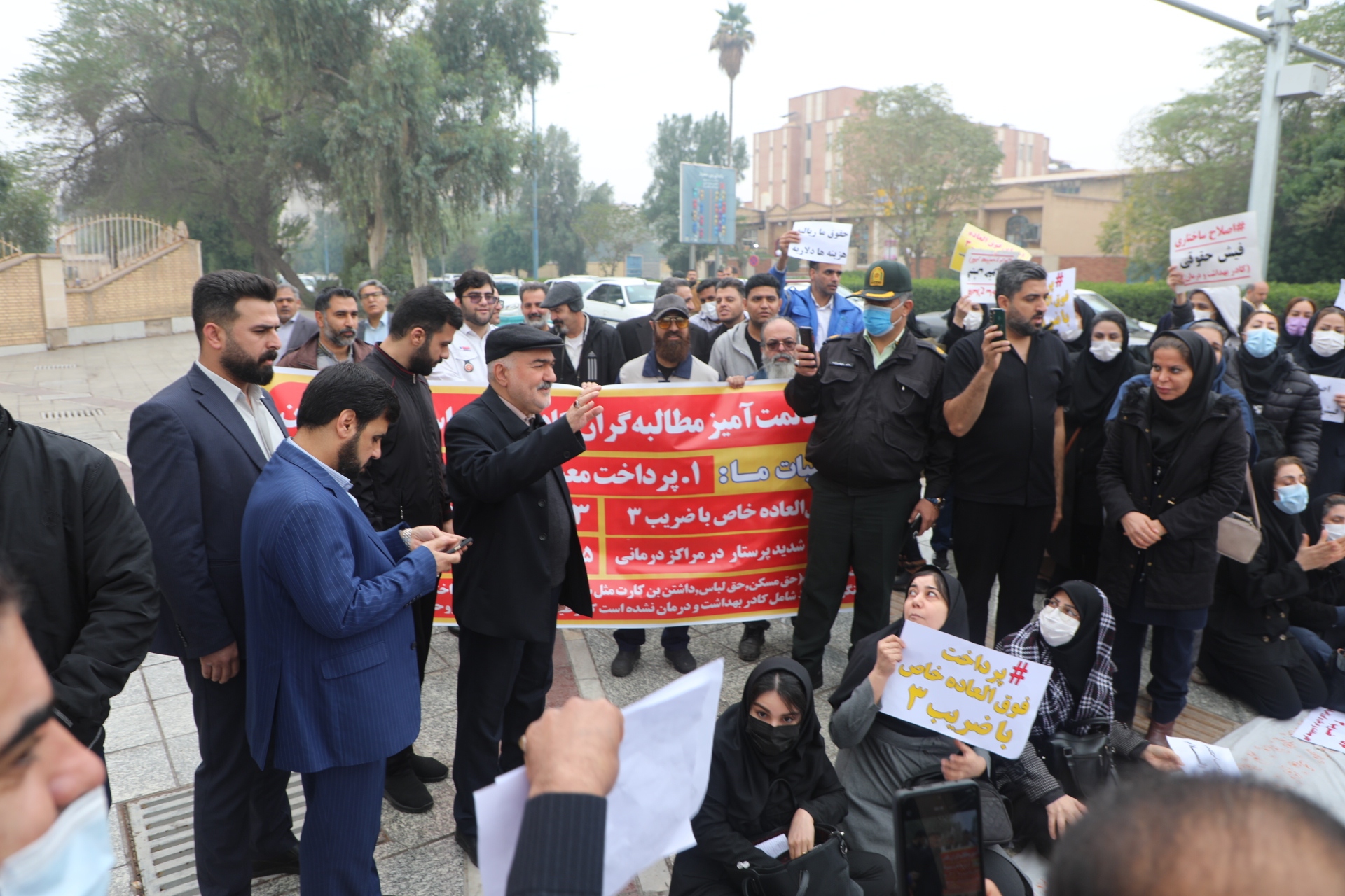 استاندار خوزستان: مطالبه های کادر بهداشت و درمان در سه سطح پیگیری میشود + عکس استاندار خوزستان: مطالبه های کادر بهداشت و درمان در سه سطح پیگیری میشود + عکس