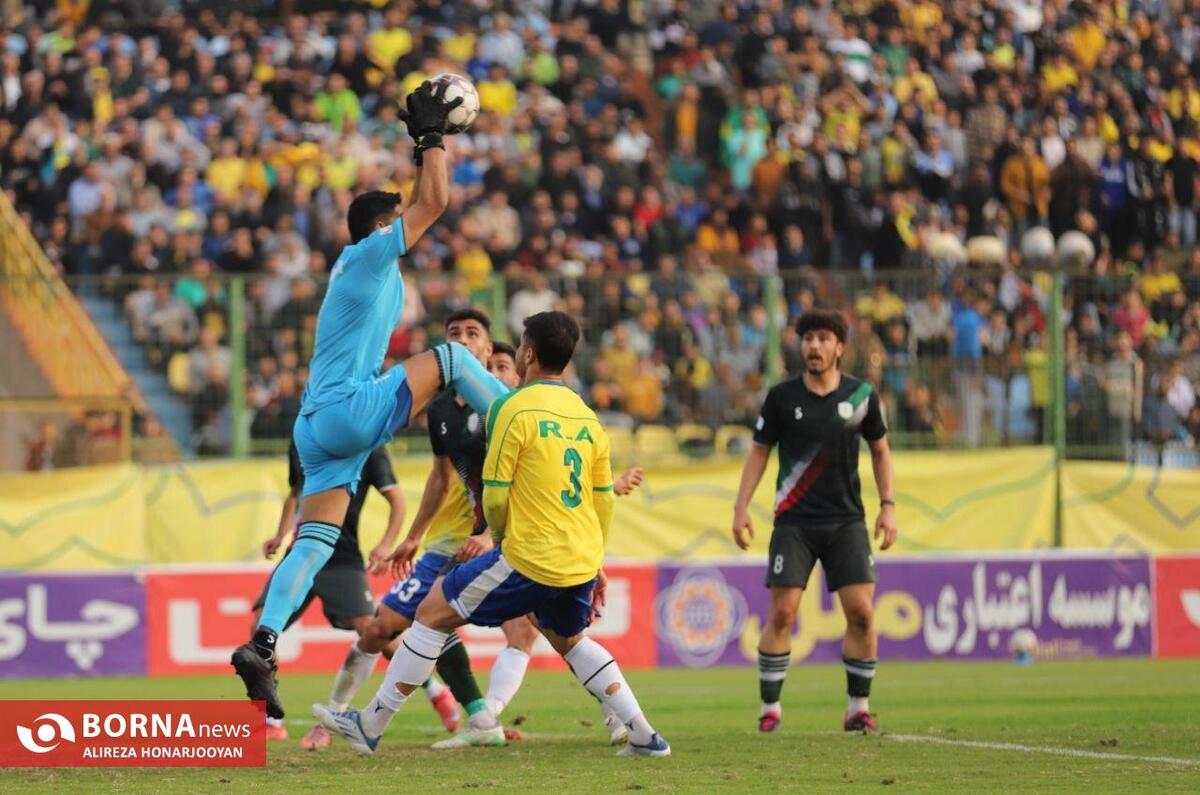 دیدار تیم های فوتبال صنعت نفت - نیروی زمینی