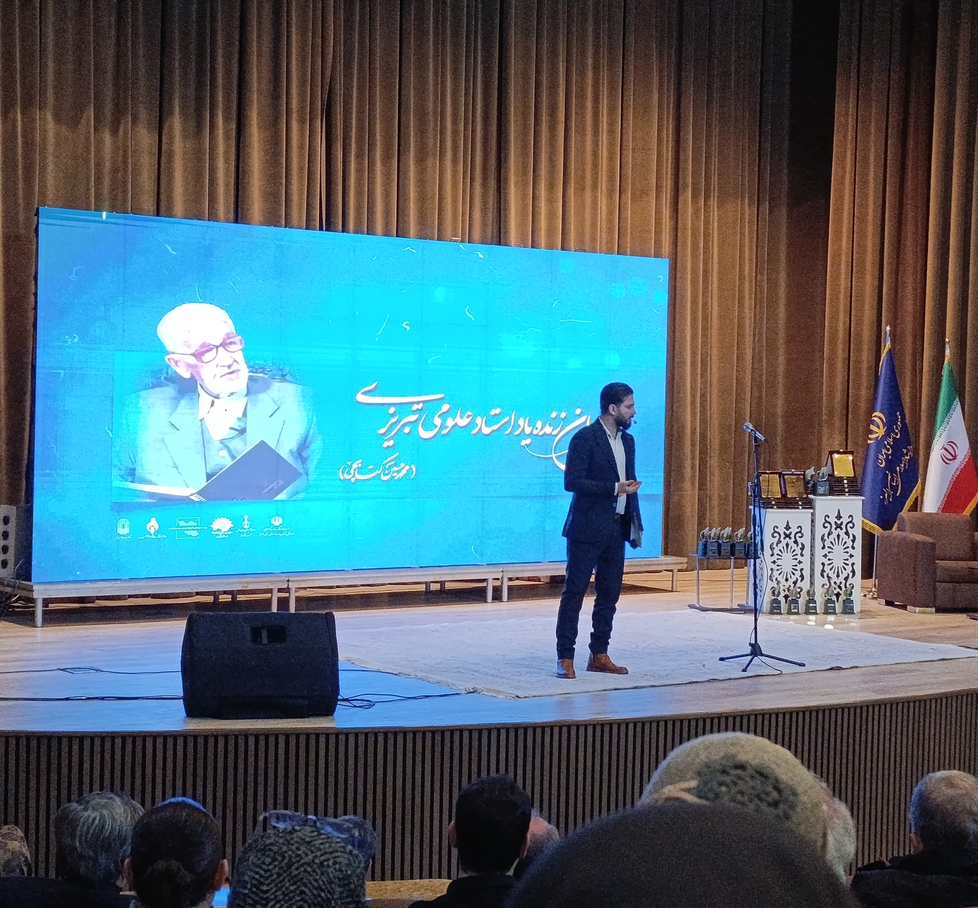 دکتر رشید کاکاوند: سرنوشت بشر را قلم رقم می‌زند