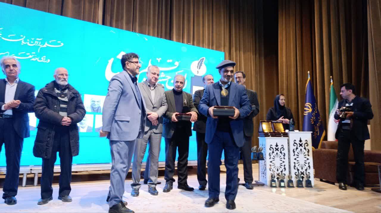 دکتر رشید کاکاوند: سرنوشت بشر را قلم رقم می‌زند