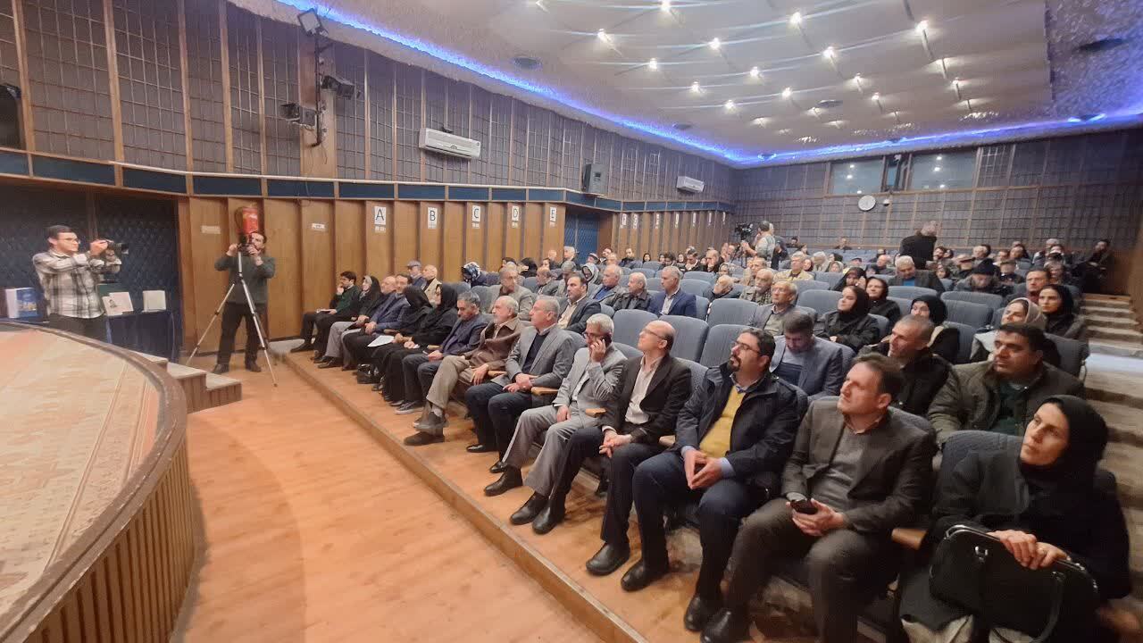 تجلیل از مفاخر در زمان حیات، ضرورتی فرهنگی و اجتماعی است 