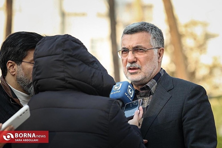 ظفرقندی: رفع مشکل نقدینگی تولیدکنندگان تجهیزات پزشکی از طریق سران قوا پیگیری می‌شود