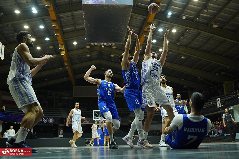دیدار تیم‌های بسکتبال استقلال - پالایش نفت
