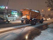 آماده‌باش نیروها و ماشین آلات سازمان مدیریت پسماند؛ عملیات برف‌روبی در تمام نقاط شهر در جریان است