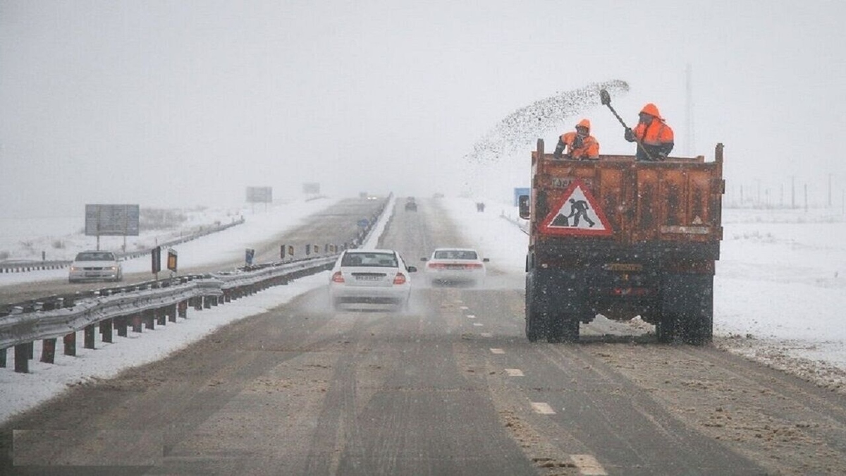 تردد در مسیرهای اصلی کشور با وجود کولاک برقرار است