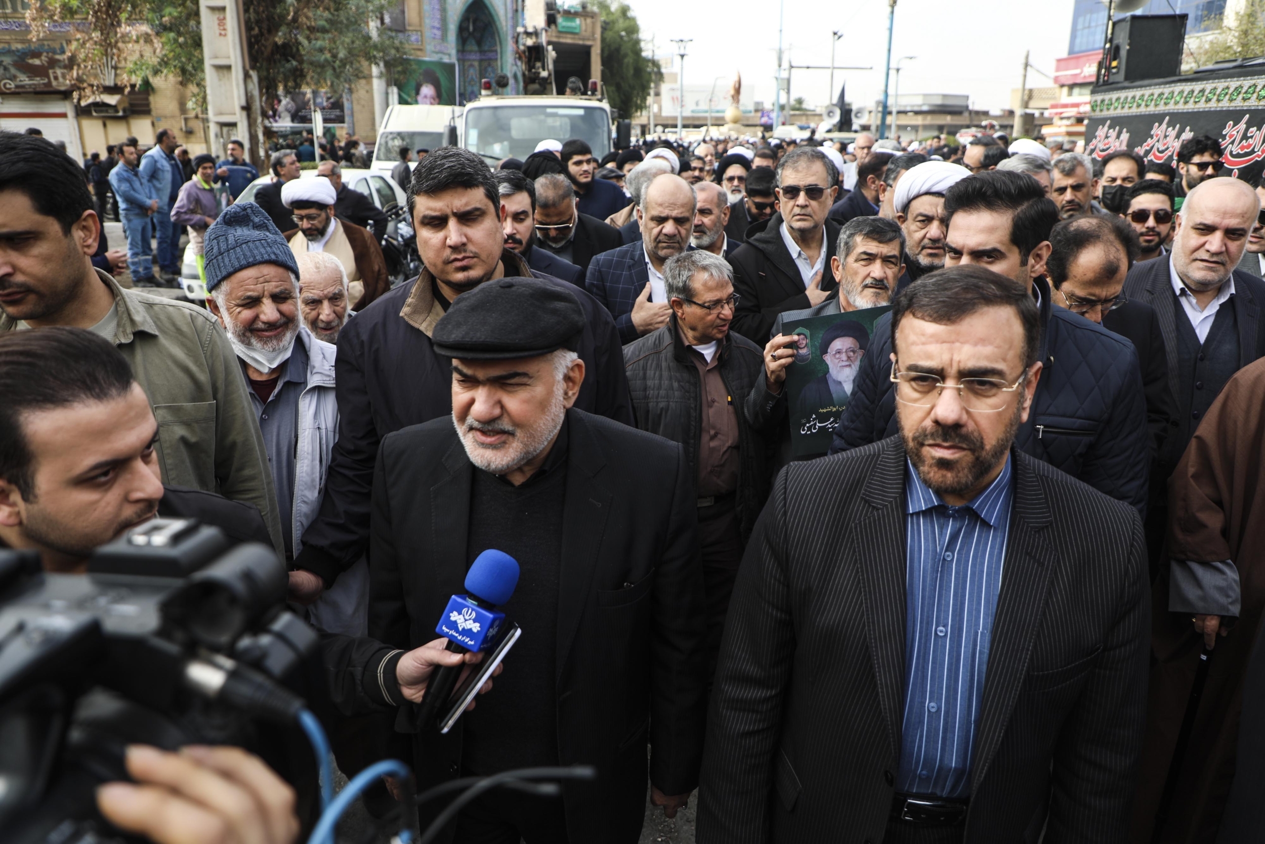 پیکر آیتالله شفیعی تشییع و در جوار فرزندانش به خاک سپرده شد پیکر آیتالله شفیعی تشییع و در جوار فرزندانش به خاک سپرده شد