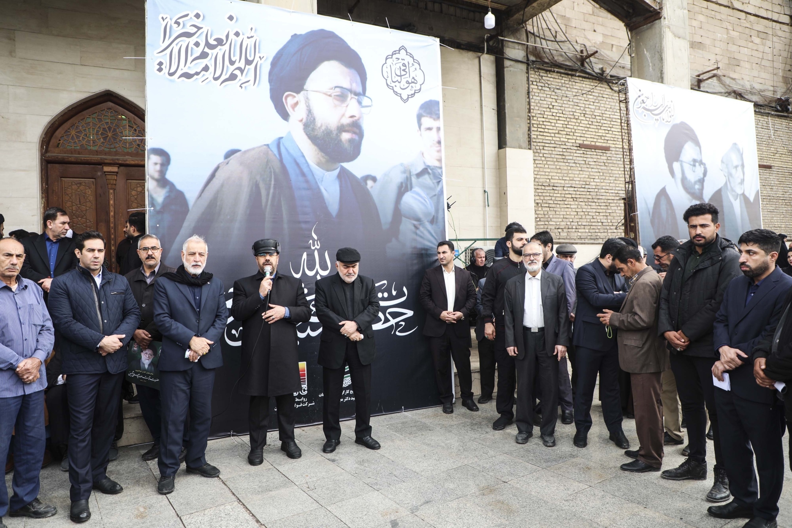 پیکر آیتالله شفیعی تشییع و در جوار فرزندانش به خاک سپرده شد پیکر آیتالله شفیعی تشییع و در جوار فرزندانش به خاک سپرده شد