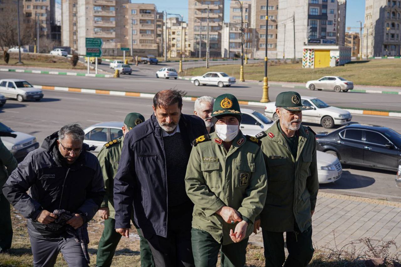 تندیس شهید آیت‌الله رئیسی به‌عنوان ششمین تندیس بزرگ کشور در اردبیل نصب شد