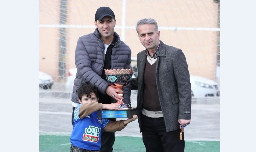 جام قهرمانی لیگ برتر فوتبال استان به تیم «اوژن الموت» قزوین رسید جام قهرمانی لیگ برتر فوتبال استان به تیم «اوژن الموت» قزوین رسید