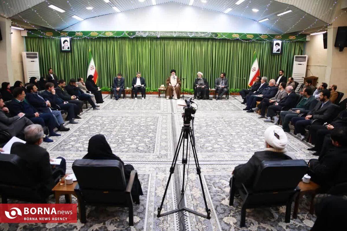 آیت‌ا...علم‌الهدی: دریافت وام ازدواج، مشکل جدی پیش پای جوانان است / اجرای طرح جوانی جمعیت با مشارکت جریان‌های مردمی