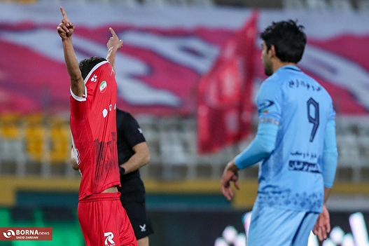 دیدار تیم‌های فوتبال پرسپولیس - چادرملو