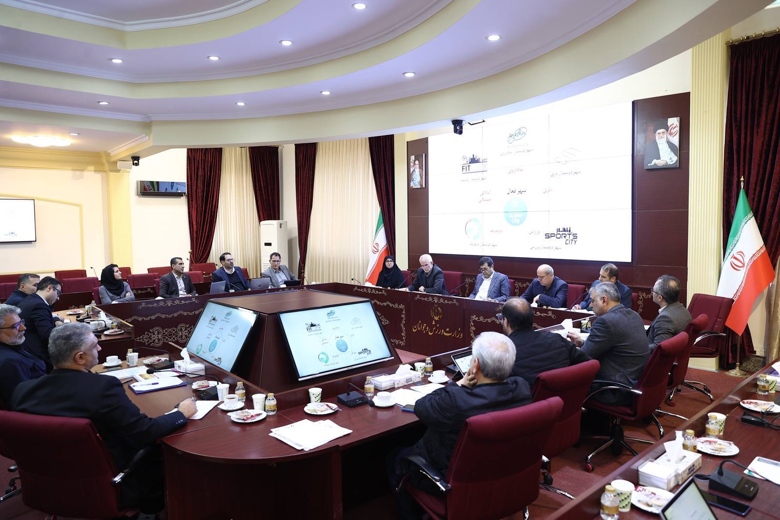 هر ایرانی به طور متوسط ۱۳ دقیقه ورزش می‌کند/ما به دنبال ارتقای آمار ورزش مردم هستیم