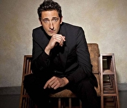 آدرین برودی امسال برای اولین بار در برادوی روی صحنه می‌رود