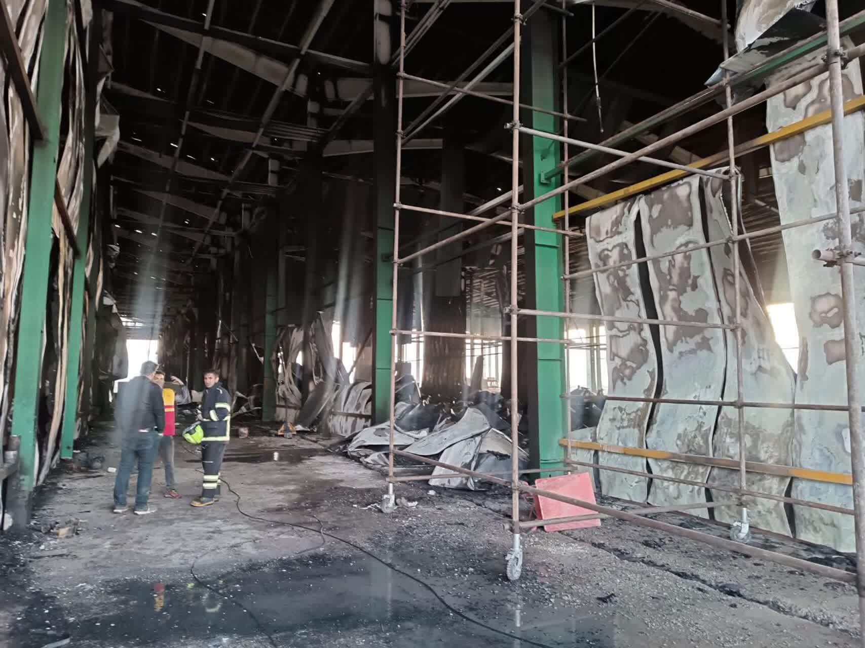 آتش‌سوزی گسترده در کارخانه صنایع تبدیلی سیب‌زمینی اردبیل/ خسارت سنگین و تأکید بر حمایت از سرمایه‌گذار