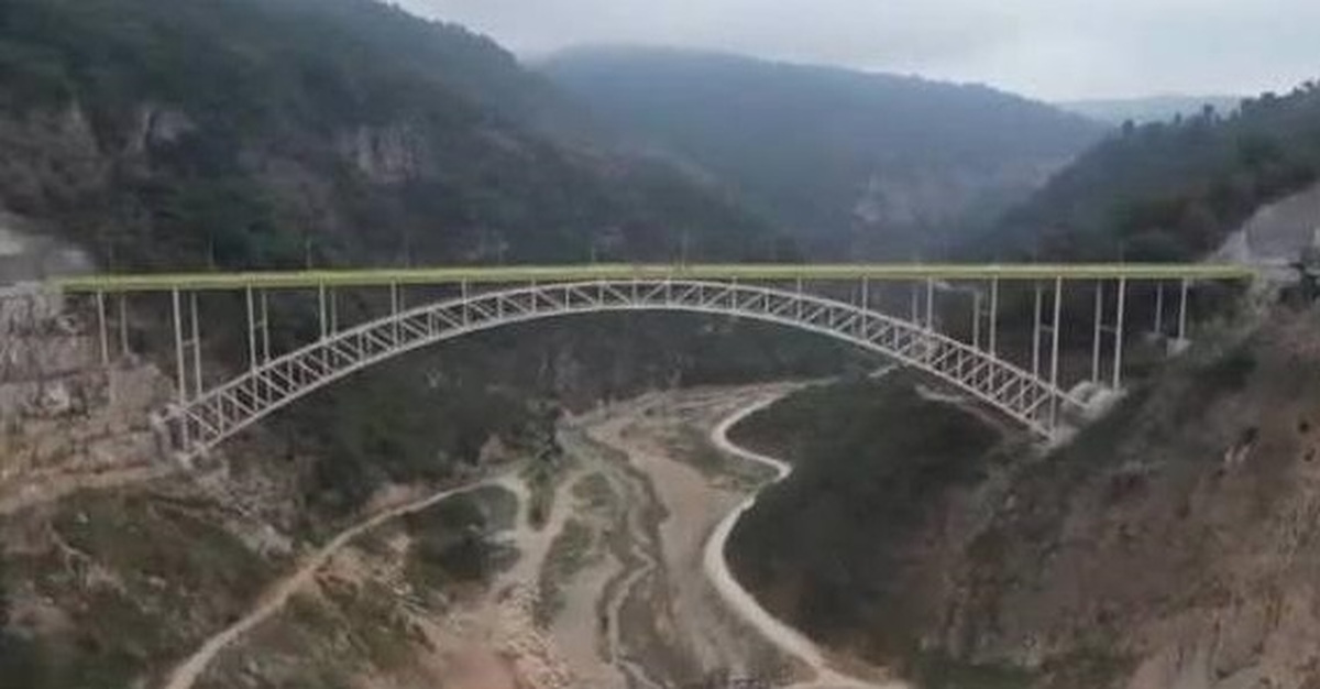 پروژه عظیم ۷۰۰ میلیارد تومانی پل زیرقوسی سد گلورد تکمیل شد/ افتتاح پل ۲۸۱ متری گلورد