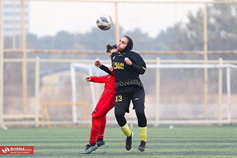 دیدار تیم‌های فوتبال دختران سپاهان - تراکتور