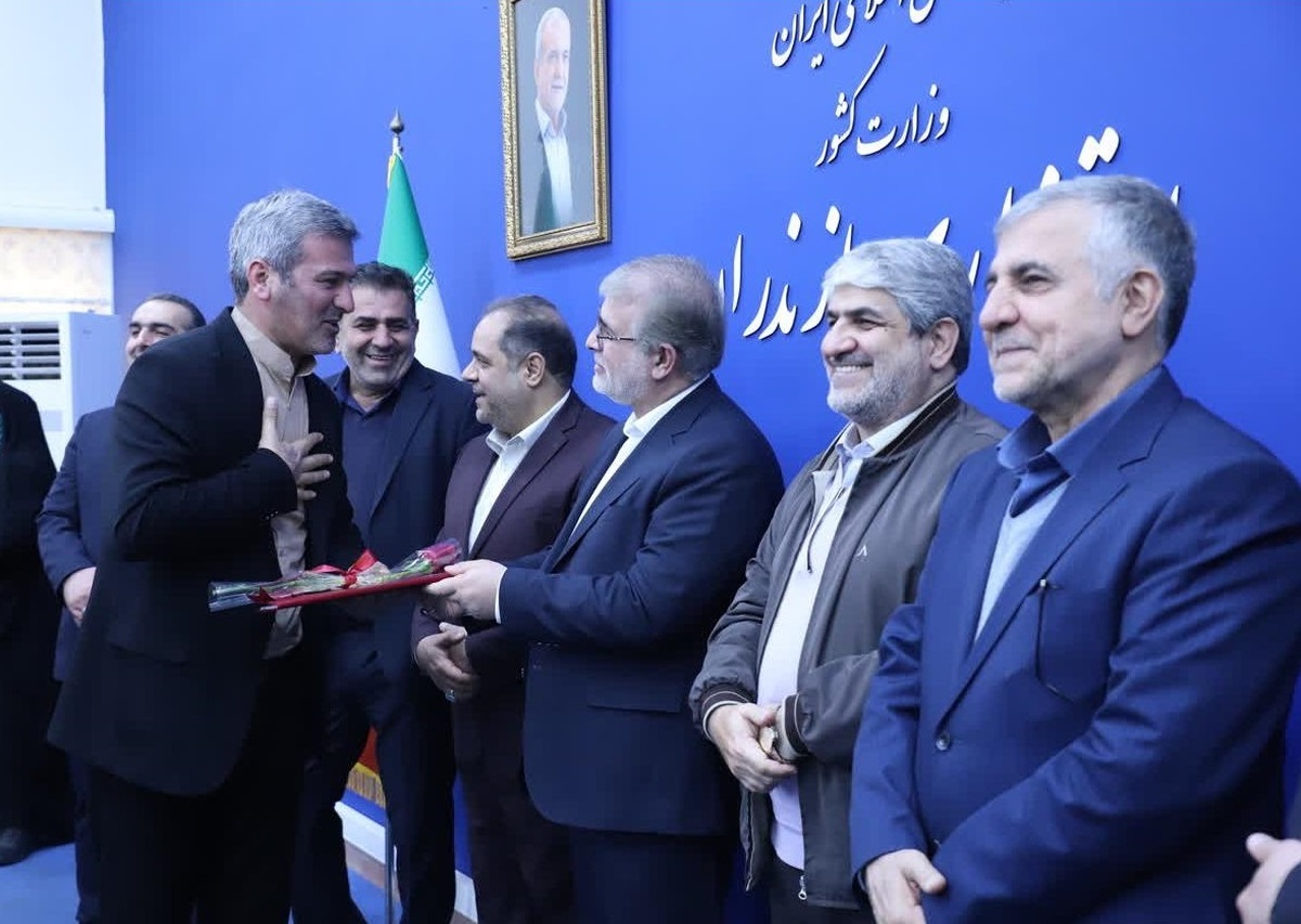 استاندار مازندران خبر داد: ۲۴۰۰ سند اراضی علوی در دهه فجر به نیازمندان مازندران واگذار شد