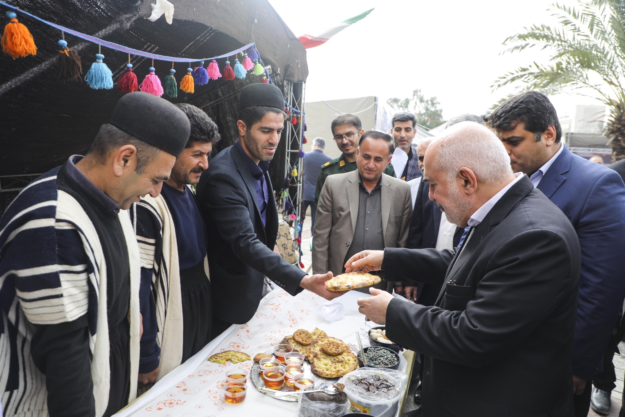 گزارش کار به صاحبان انقلاب؛ نمایشگاه گزارش کار به صاحبان انقلاب؛ نمایشگاه