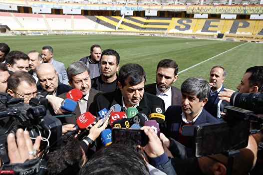 بازدید وزیر ورزش و جوانان از ورزشگاه نقش جهان