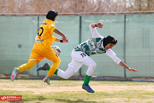 دیدار تیم‌های فوتبال دختران تراکتور-ذوب‌آهن