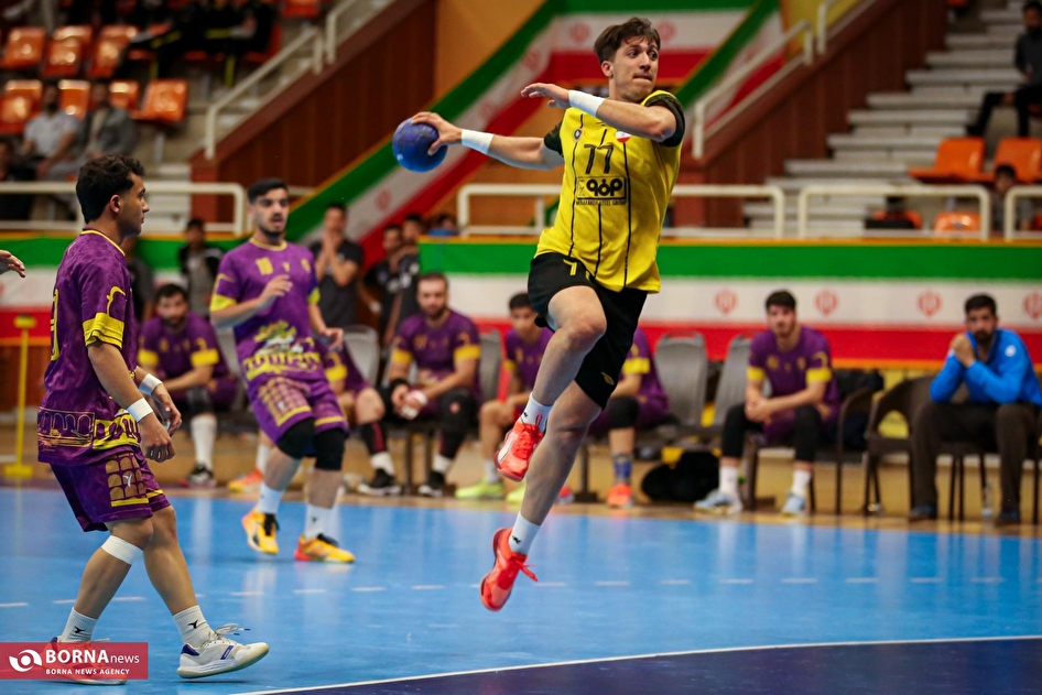 دیدار تیم‌های هندبال سپاهان - فرازبام