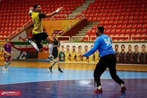 دیدار تیم‌های هندبال سپاهان - فرازبام