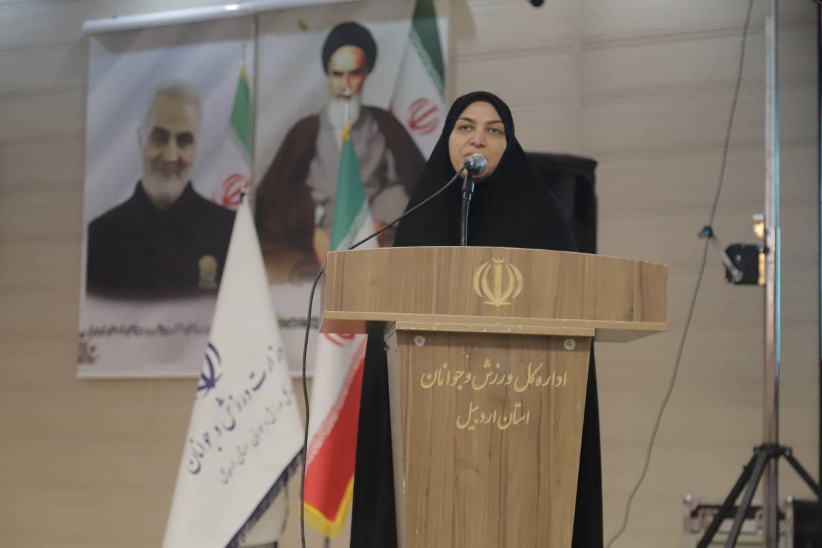 جوانان با اعتماد به خود می‌توانند آینده جامعه را بسازند