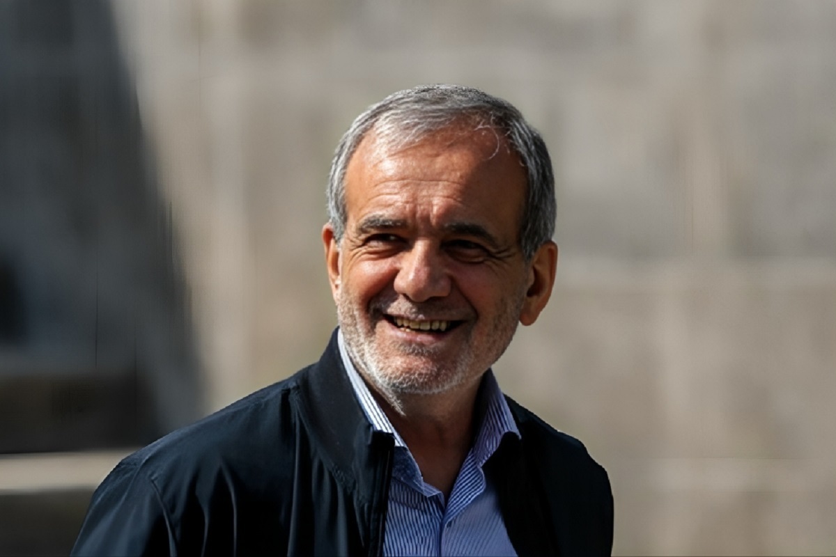 دعوت پزشکیان از ملت ایران برای حضور پرشور در راهپیمایی ۲۲ بهمن ۱۴۰۴