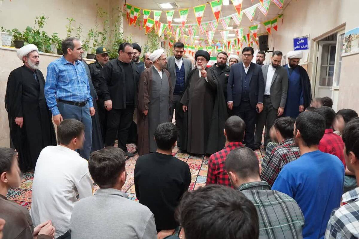  آزادی ۶۰ نفر از زندانیان قم به مناسبت یوم‌الله ۲۲ بهمن