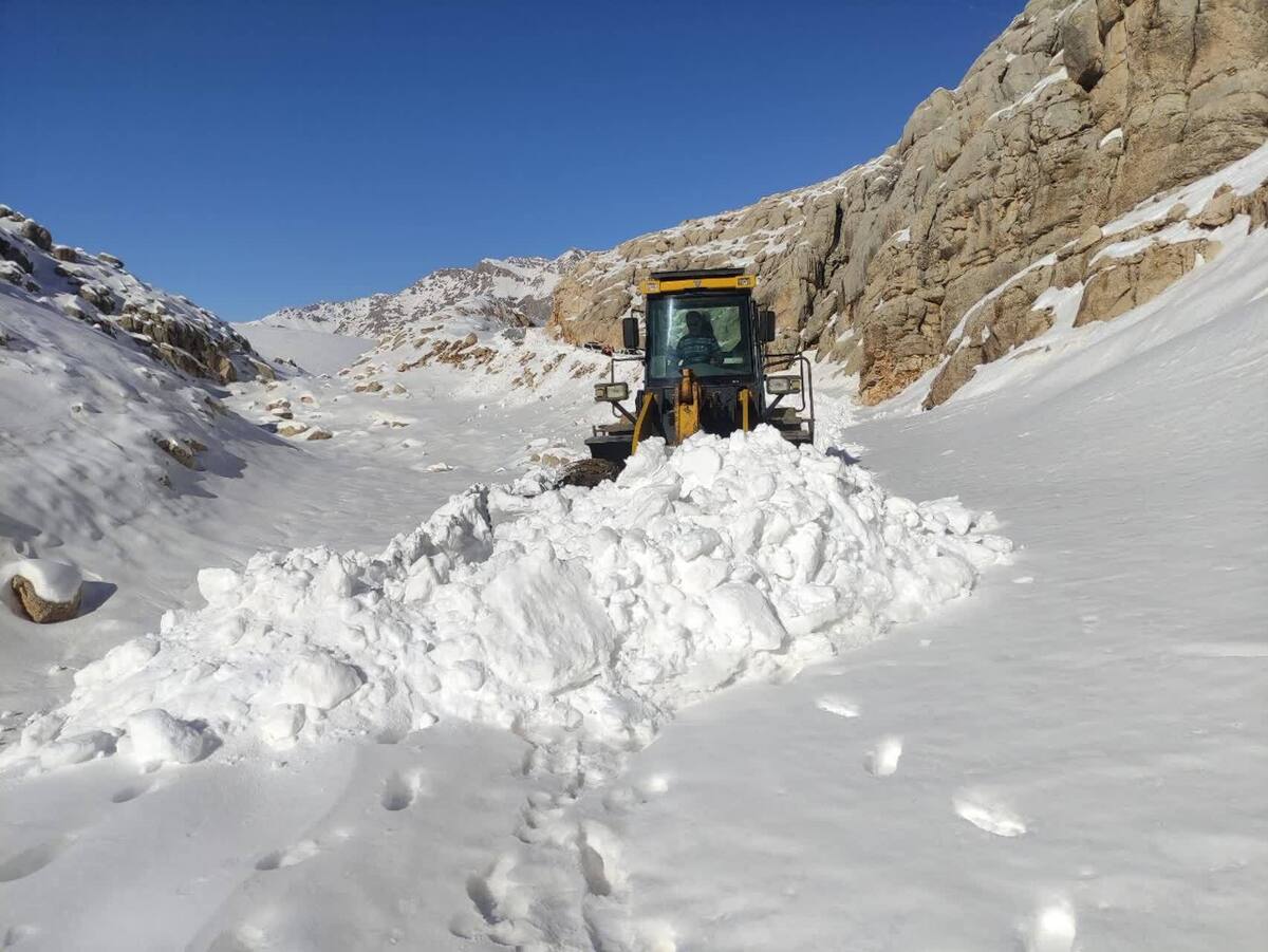 جاده‌های مسدود شده اردل در حال بازگشایی است
