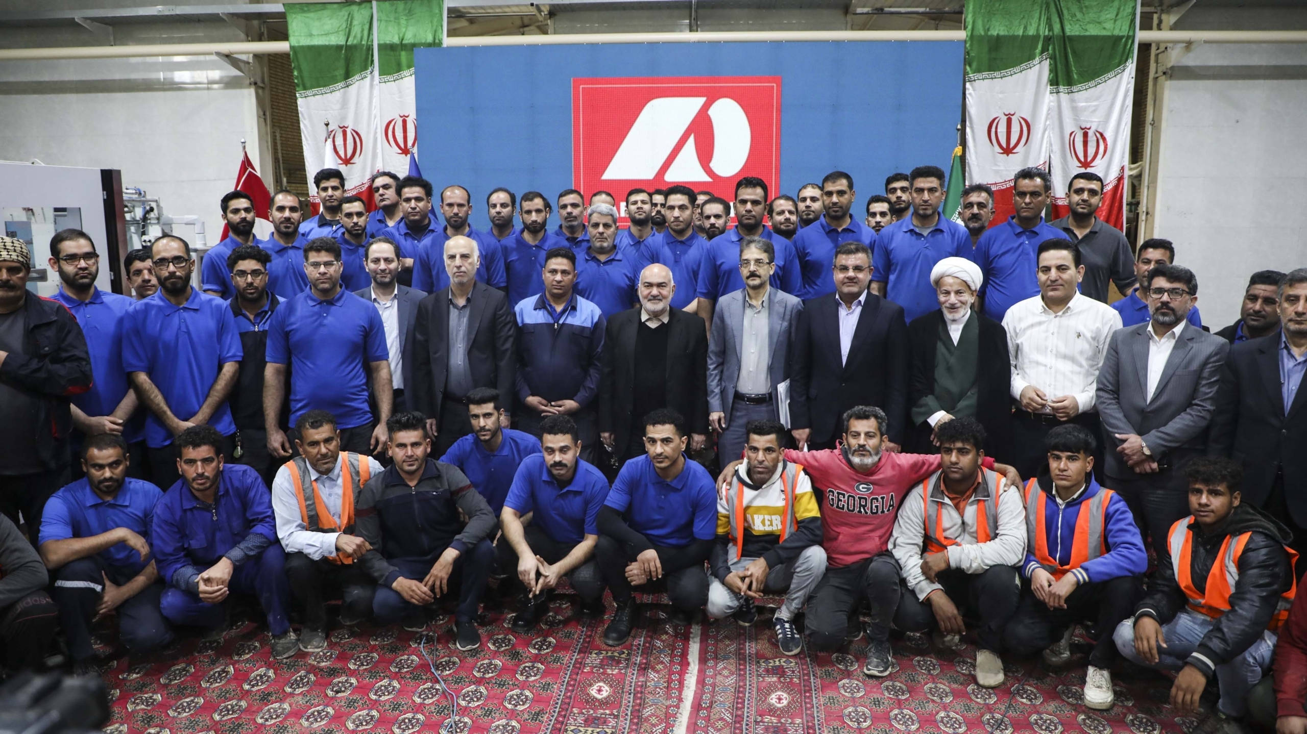 استاندار خوزستان: تخصیص ۲.۵ همت از تسهیلات سفر ریاست‌جمهوری به شهرک‌های صنعتی / صنایع کوچک محور اشتغال و امنیت اقتصادی استان هستند
