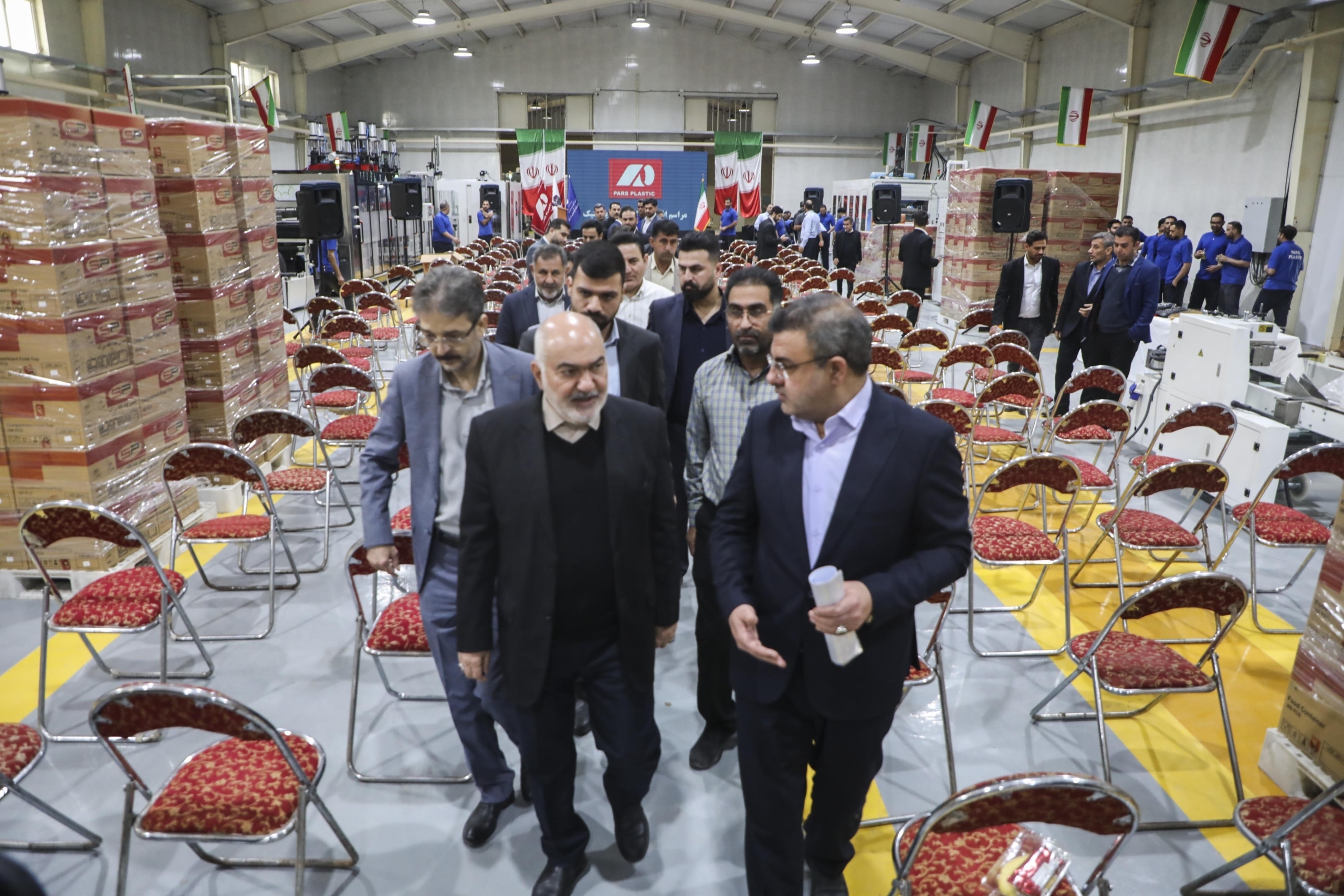 استاندار خوزستان: تخصیص ۲.۵ همت از تسهیلات سفر ریاست‌جمهوری به شهرک‌های صنعتی / صنایع کوچک محور اشتغال و امنیت اقتصادی استان هستند