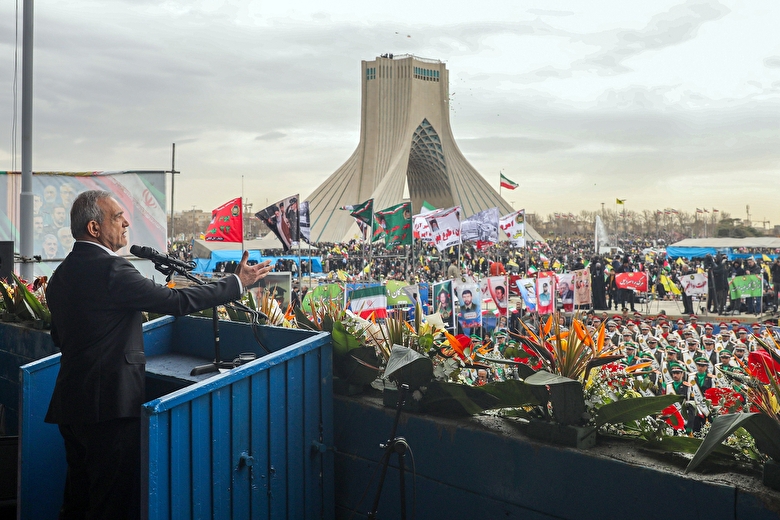 تجلی وفاق در میعادگاه ۲۲ بهمن/ ملت در میدان، دولت در کنار مردم