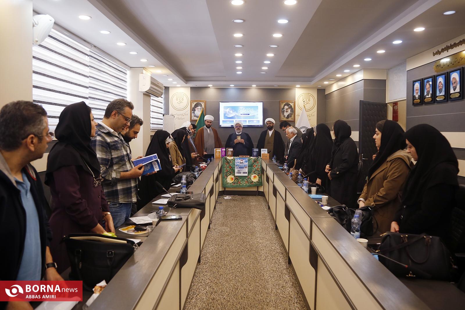 خبرنگاران و عکاسان خبری فارس «سفیر آیهها» شدند/ تشکیل شبکه رسانهای برای جریانسازی مفاهیم قرآنی در سطح استان خبرنگاران و عکاسان خبری فارس «سفیر آیهها» شدند/ تشکیل شبکه رسانهای برای جریانسازی مفاهیم قرآنی در سطح استان