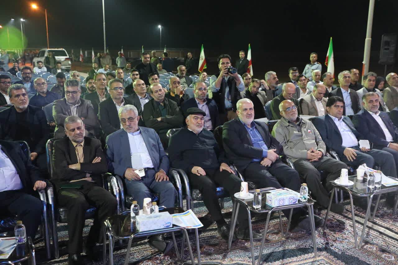 افتتاح ۷۲ هزار میلیارد پروژه برق در خوزستان / وزیر نیرو: پایداری شبکه برق در گرو مدیریت مصرف و توسعه زیرساخت‌هاست